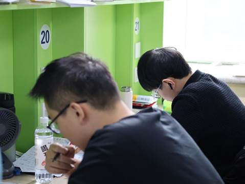 dde7c6719129e7d9480e7ee280571188